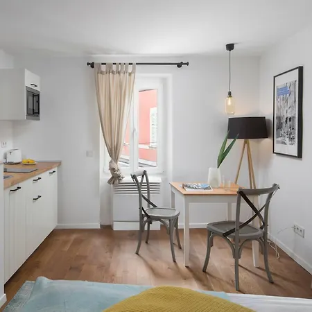 Historic Alley By Irundo